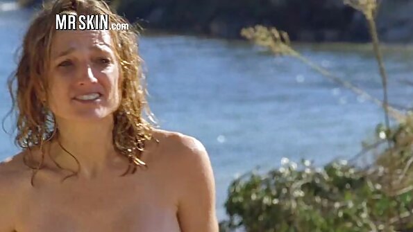 Les nudistes se détendent sur la film x amateur français mer