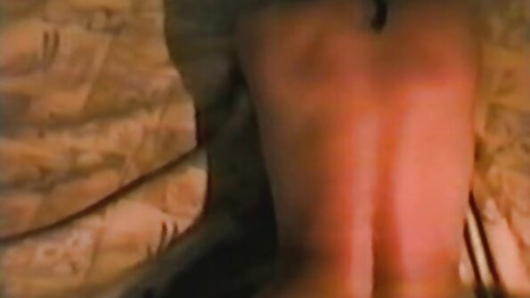 Chaud film x amateur complet dans la piscine