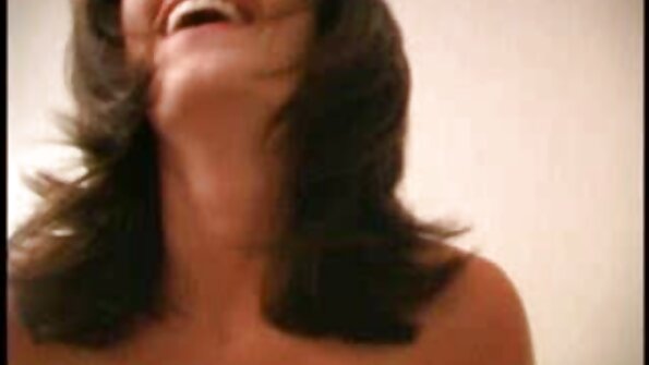 Putain de fille film porno amateur français chaude avec un baiser