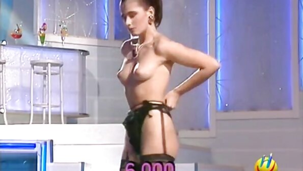 Il film porno gratuit amateur lui a embrassé le cul.