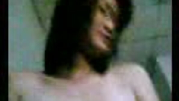elle film porno gratuit amateur fait flotter son clitoris